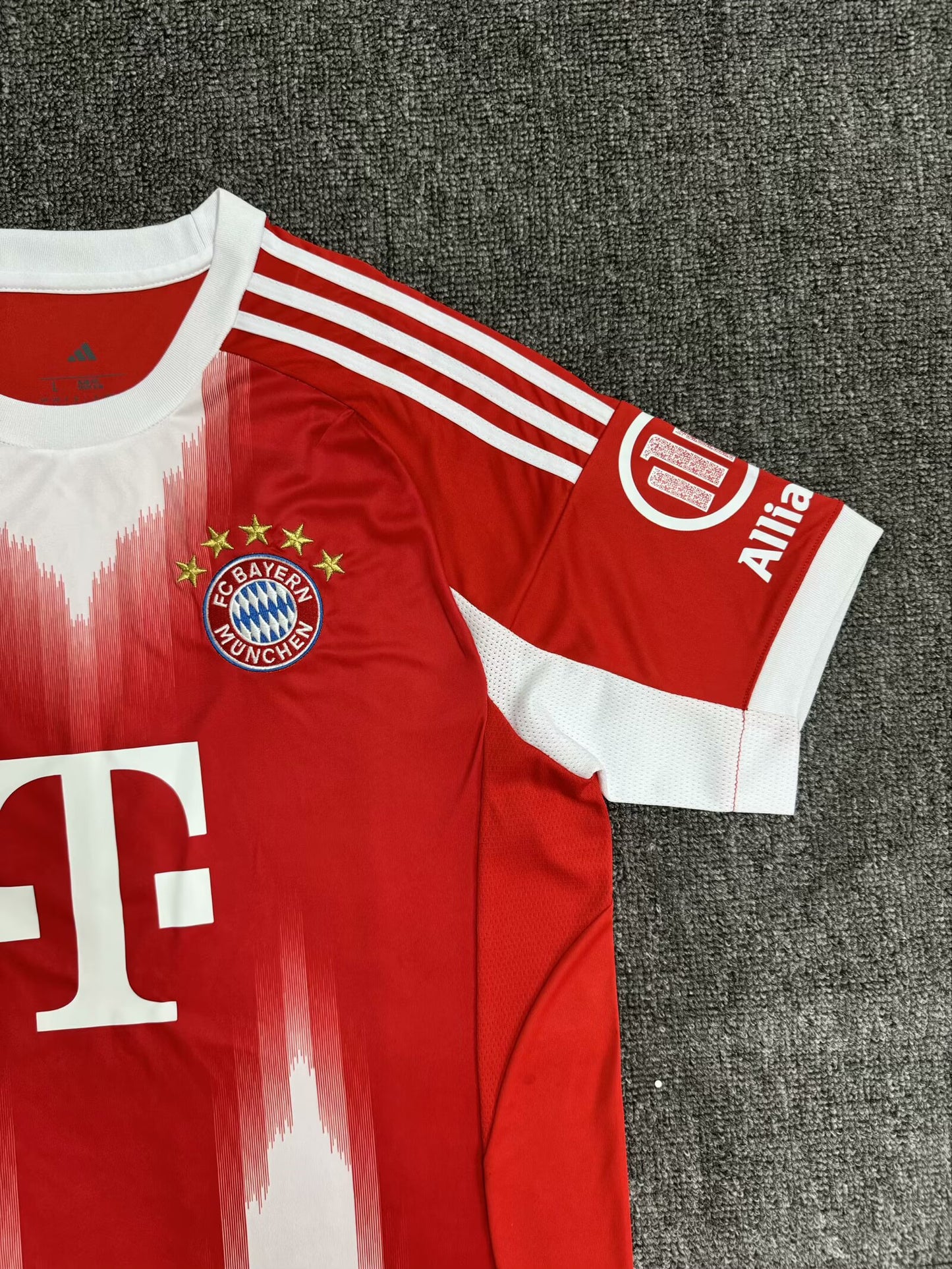 Maglietta in casa Bayern Monaco 25/26