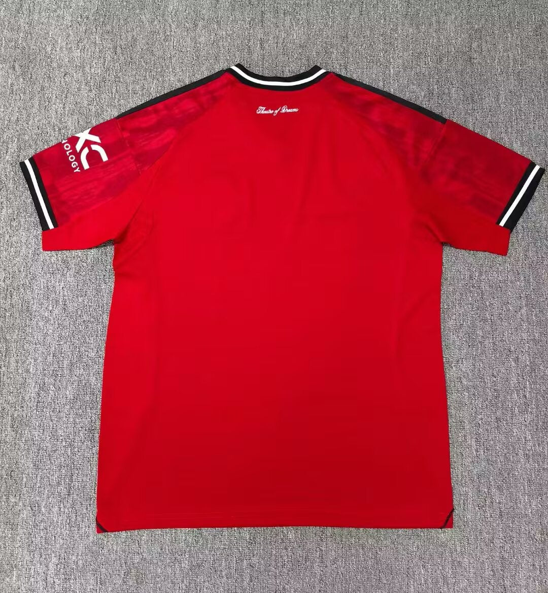Maglietta in casa Manchester United 25/26