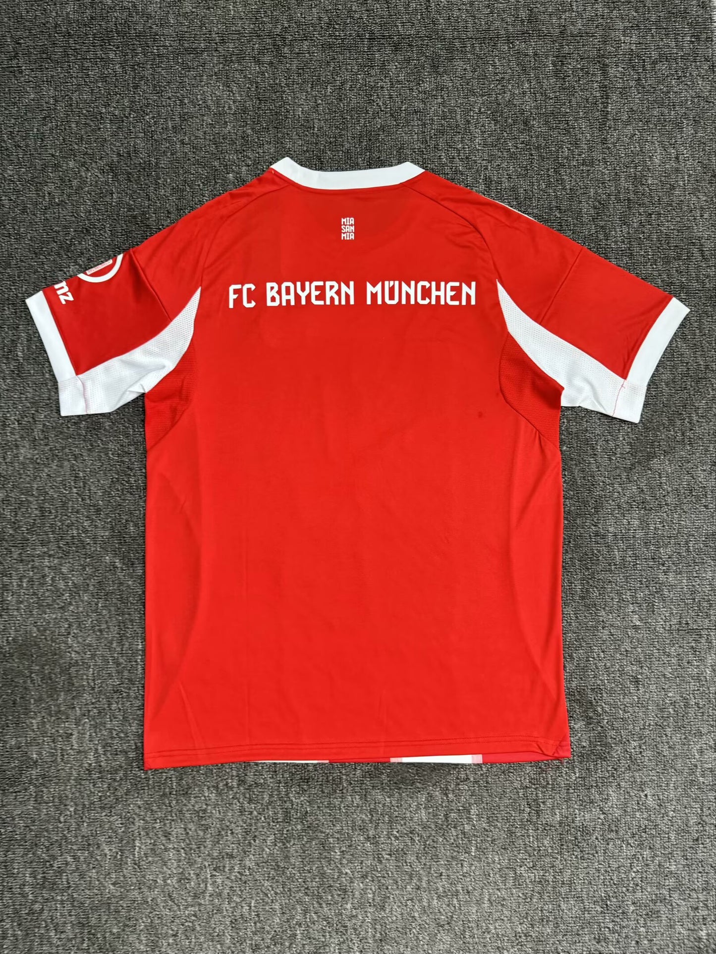 Maglietta in casa Bayern Monaco 25/26